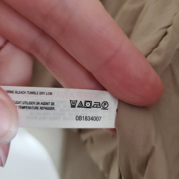 ANTHROPOLOGIE Daily Practice Metallic Puffer Vest Hooded Crop Gold Women's Large - Picture 13 of 14